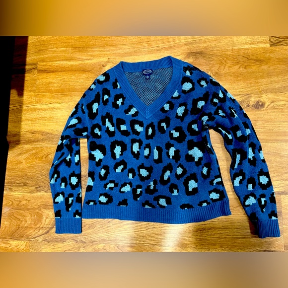 3/$15 
Scoop NYC Blue Leopard V Neck Chunky COMFY Sweater Size Medium - Picture 1 of 11